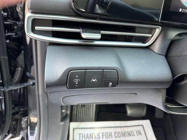 Used 2022 Hyundai Elantra Limited image 21