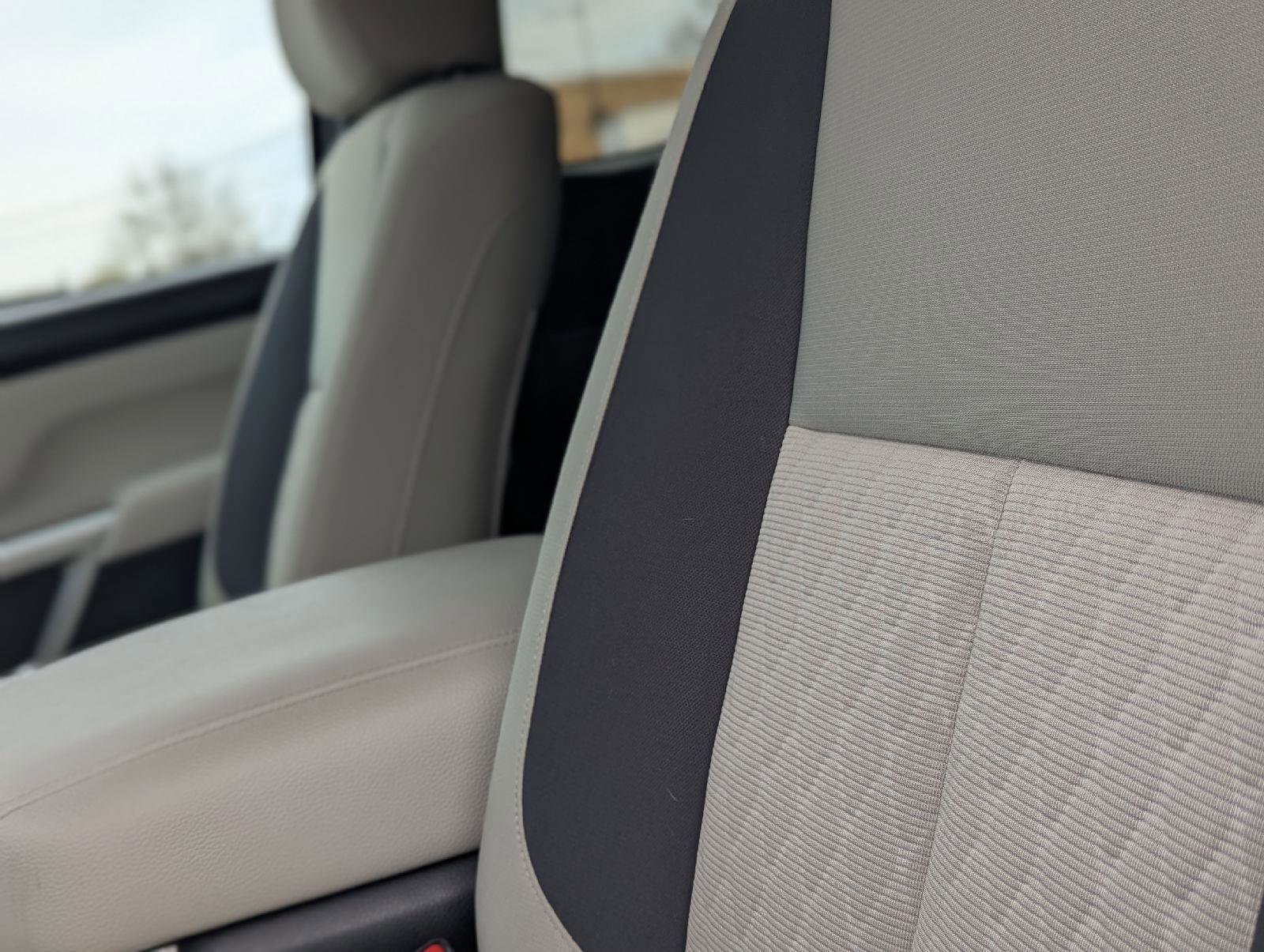 Used 2024 Nissan Titan SV w/ SV Utility Package image 31