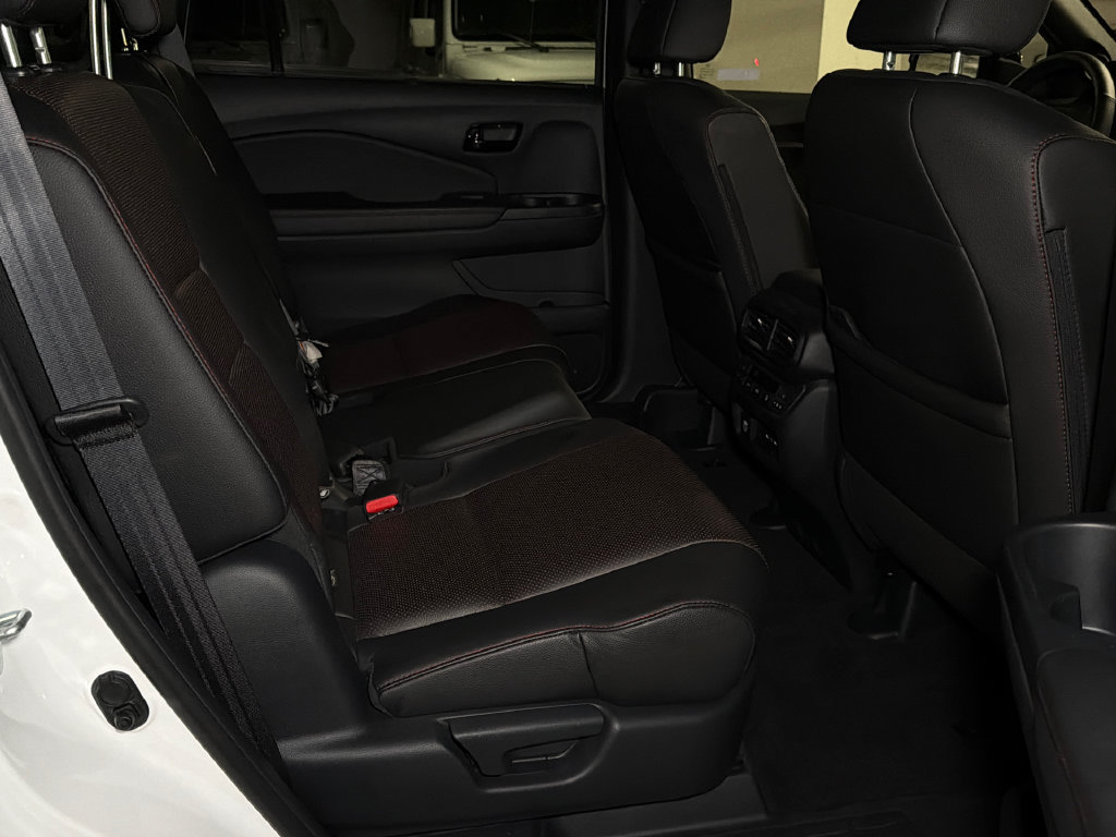 Used 2024 Honda Passport Black Edition image 15