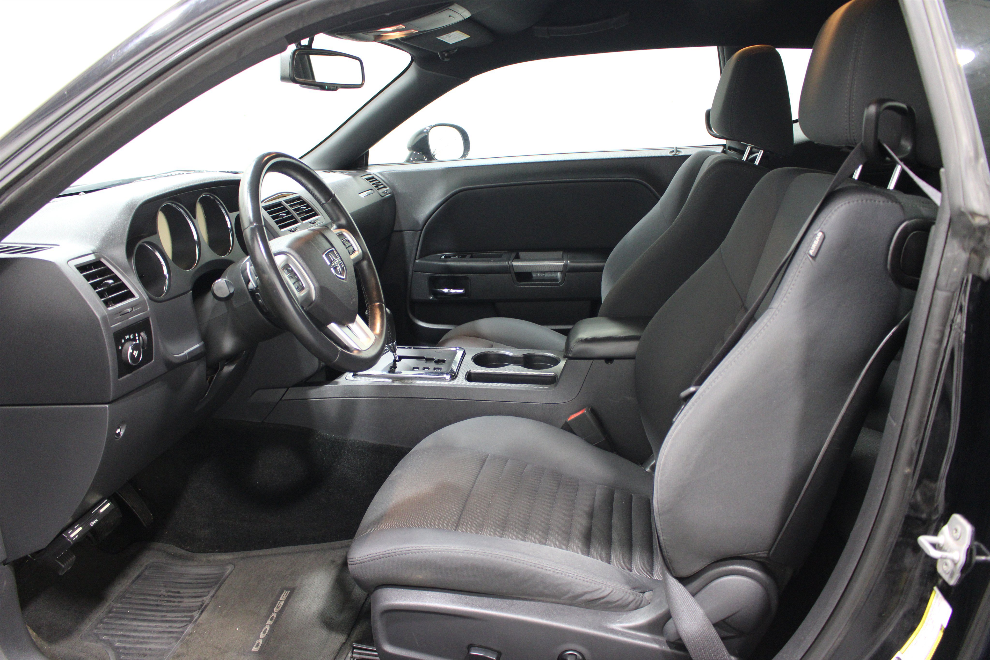 Used 2012 Dodge Challenger R/T RWD image 3