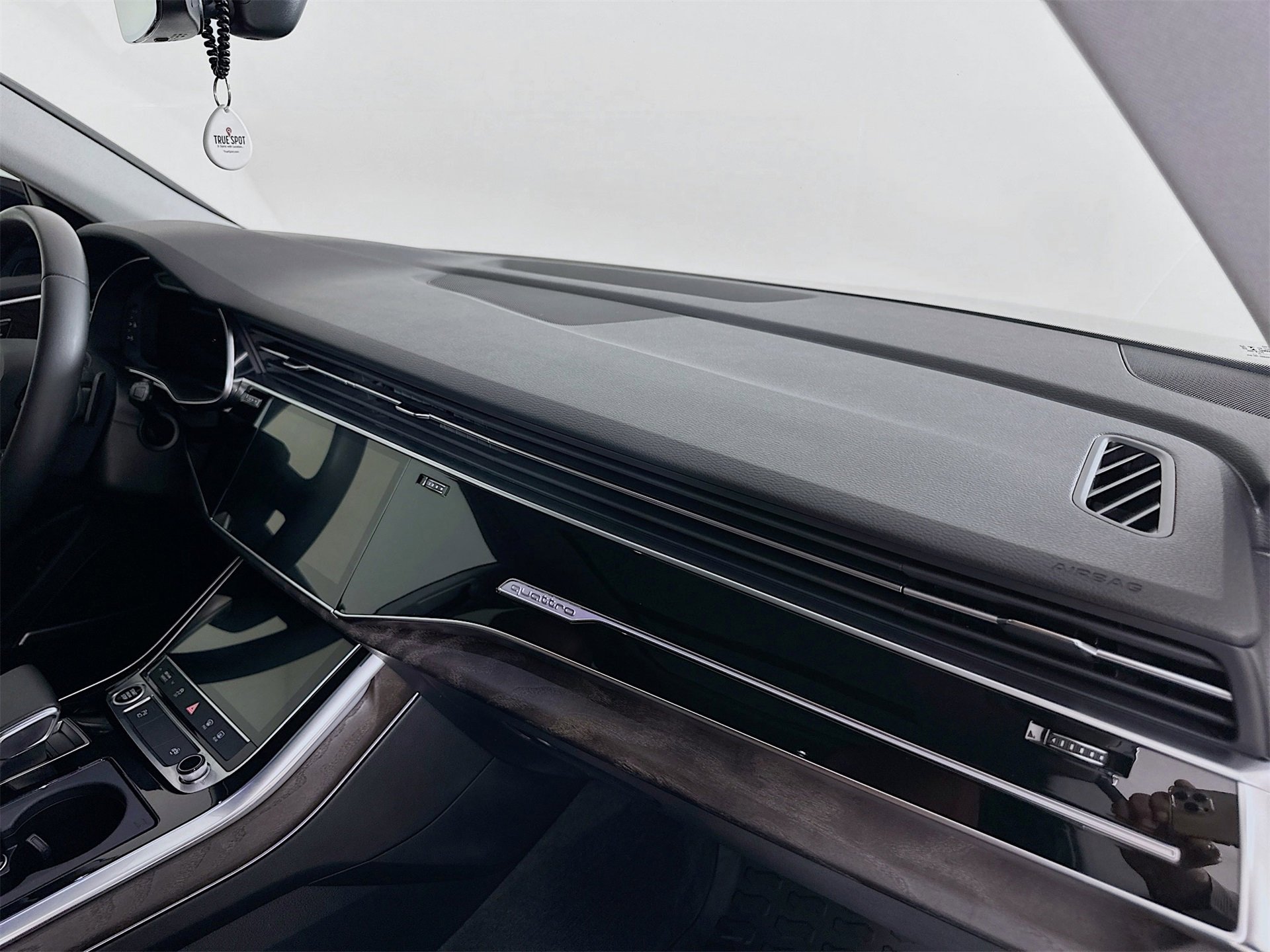 Used 2021 Audi Q8 Premium Plus image 31