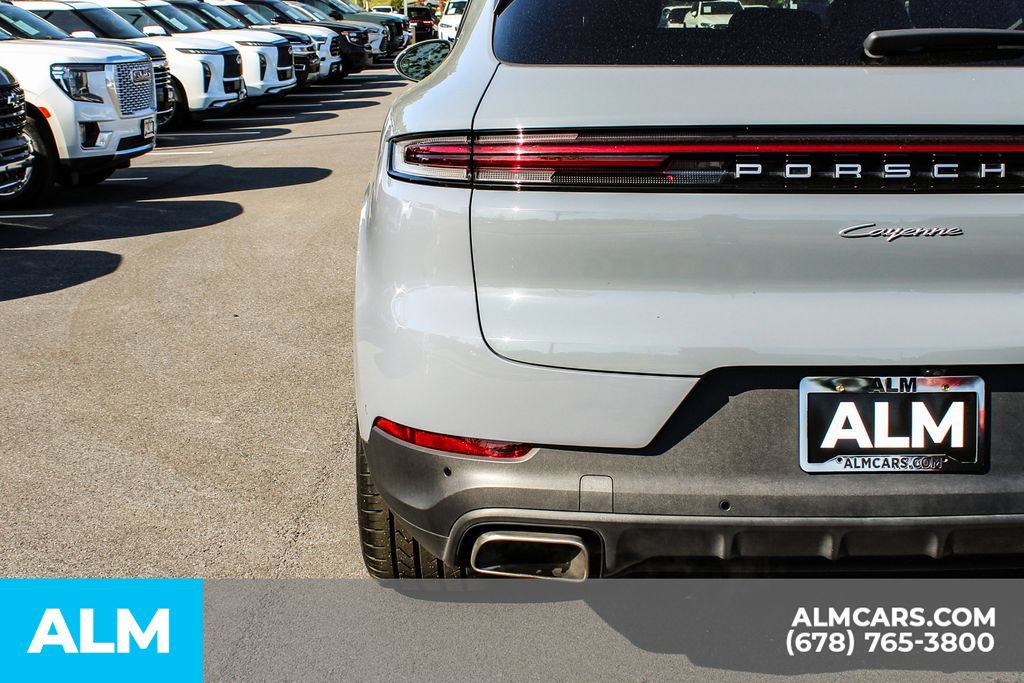 Used 2024 Porsche Cayenne AWD/4WD image 11