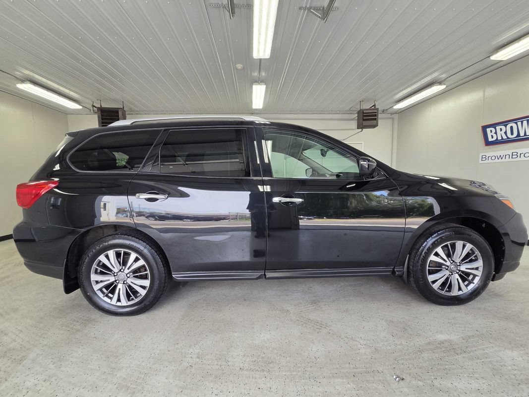 Used 2019 Nissan Pathfinder SV AWD/4WD image 12