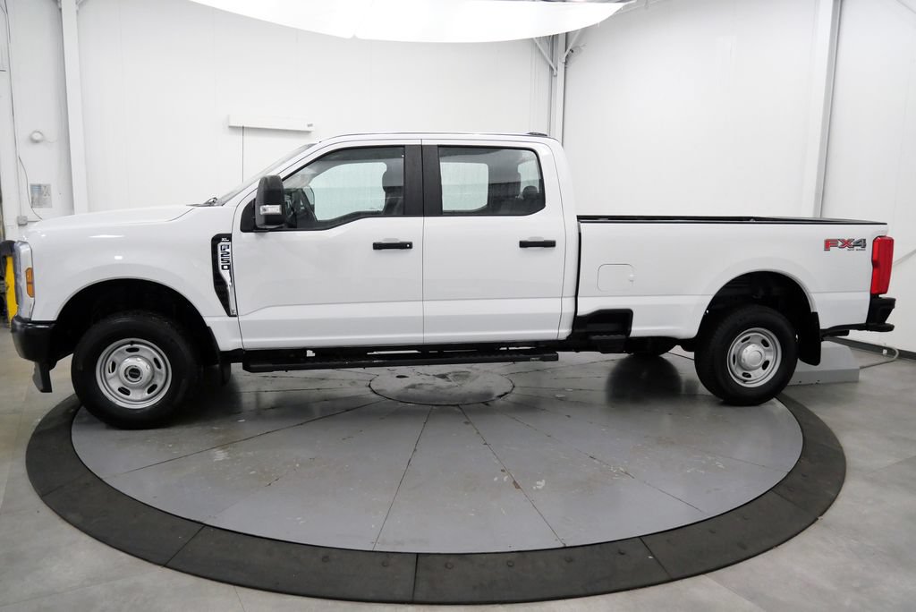 Used 2024 Ford F250 XL w/ FX4 Off-Road Package AWD/4WD image 4