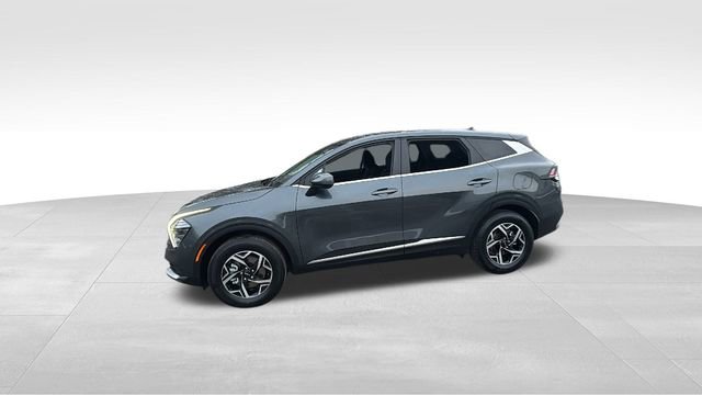 Used 2024 Kia Sportage LX image 4