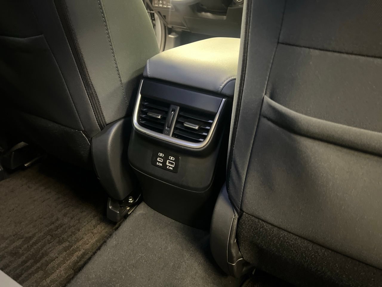 Used 2025 Subaru Outback Premium AWD/4WD image 26