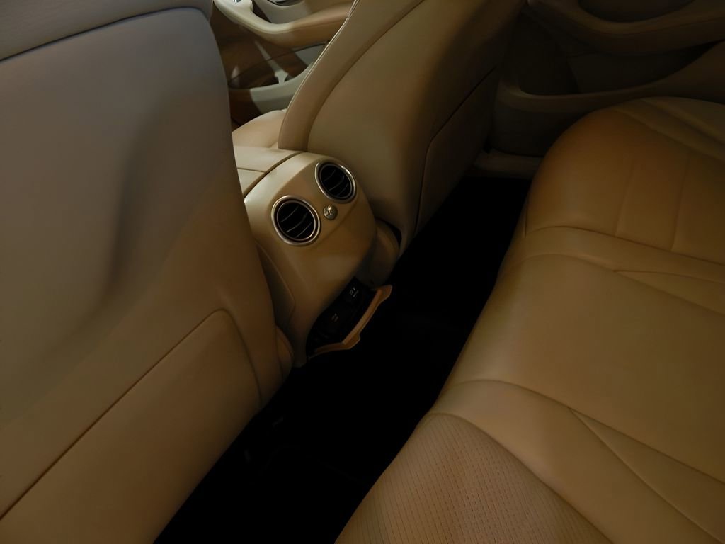 Used 2019 Mercedes-Benz GLC 300 4MATIC w/ Premium Package image 20