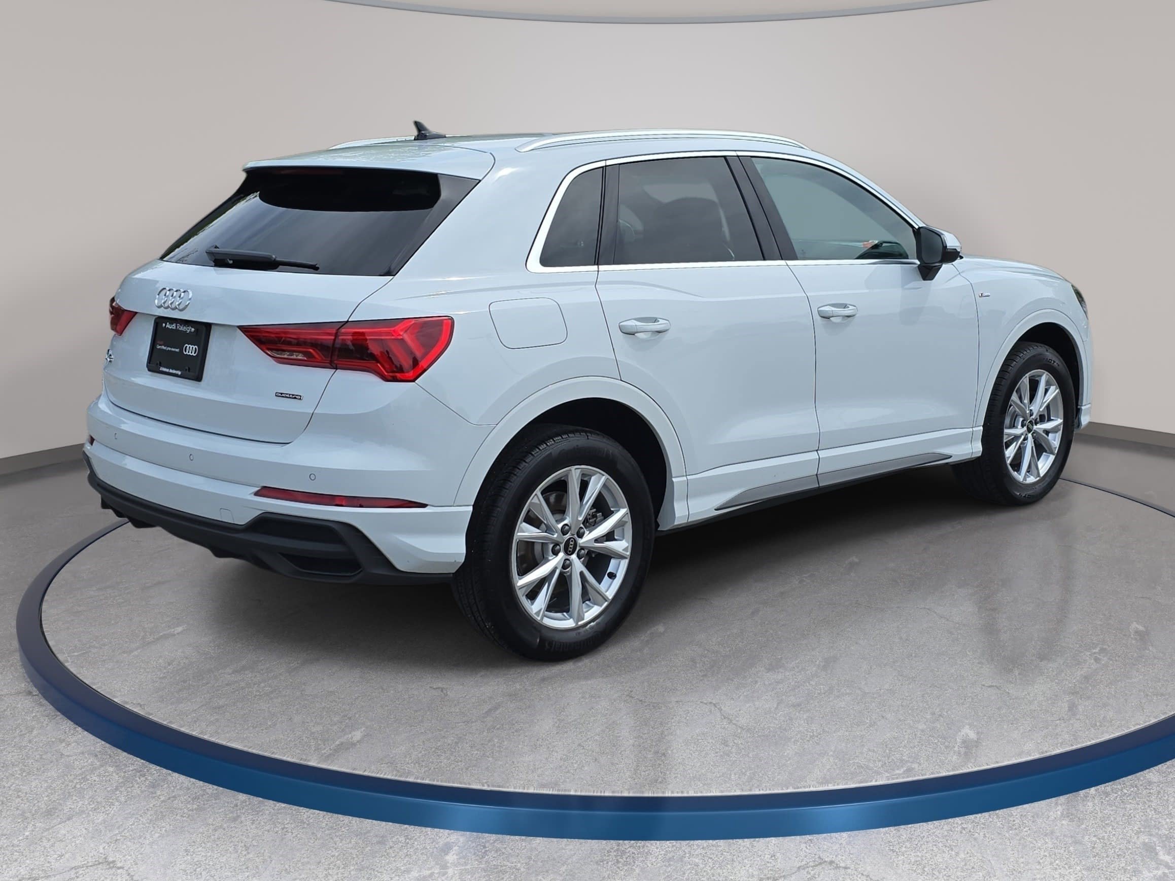Certified 2025 Audi Q3 2.0T Premium Plus w/ Premium Plus Package image 5