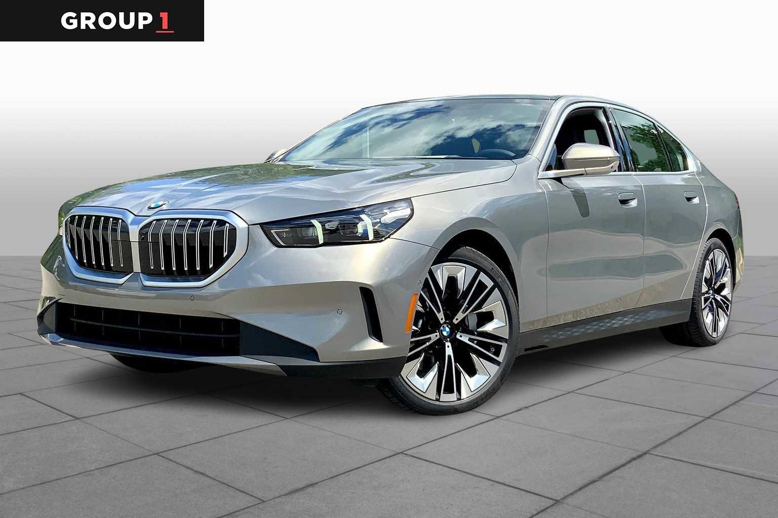 Used 2026 BMW 530i w/ Executive Package RWD image 1