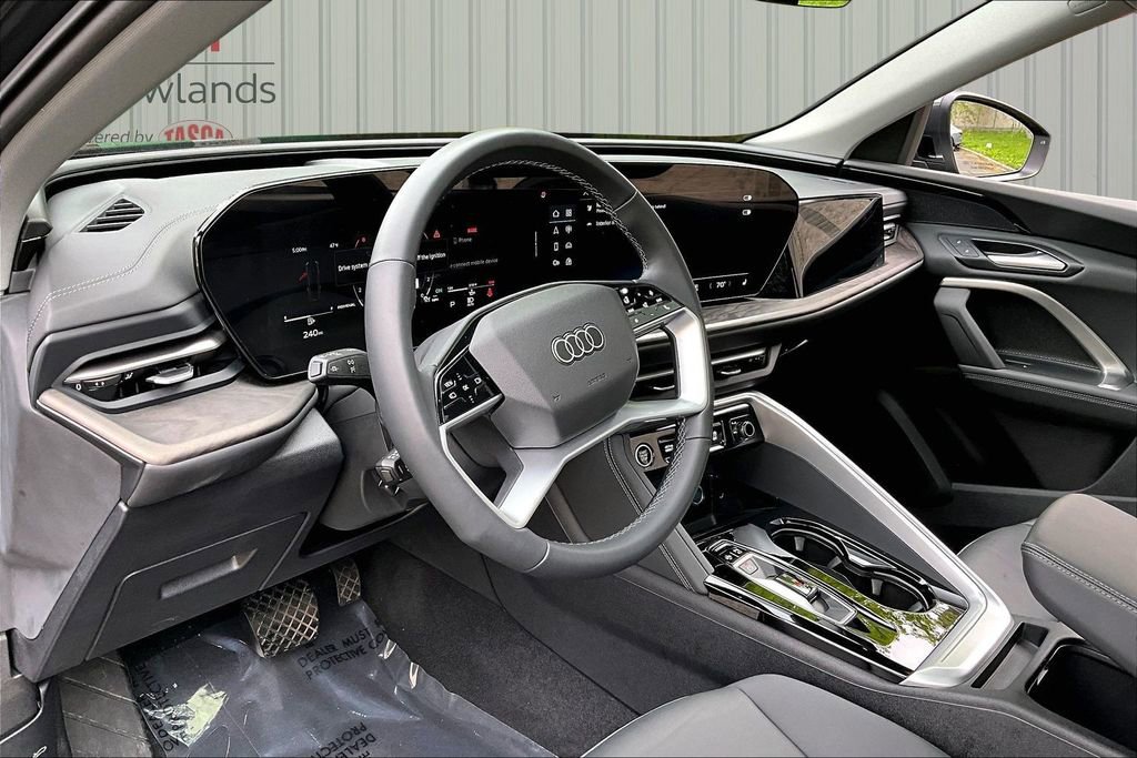 Used 2025 Audi Q5 Premium w/ Convenience Package AWD/4WD image 17