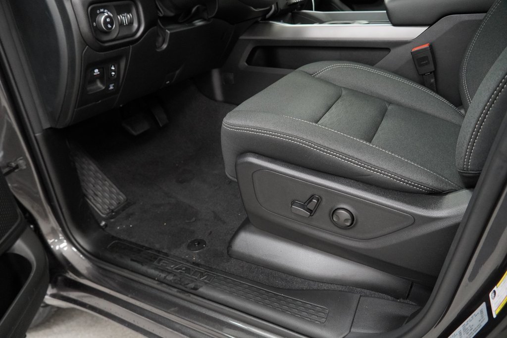 New 2026 RAM 1500 4x4 Crew Cab image 27