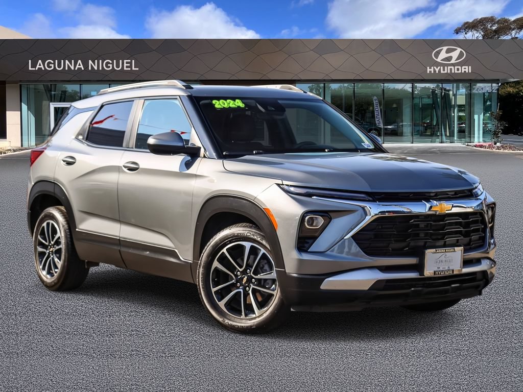 Used 2024 Chevrolet TrailBlazer LT FWD image 1