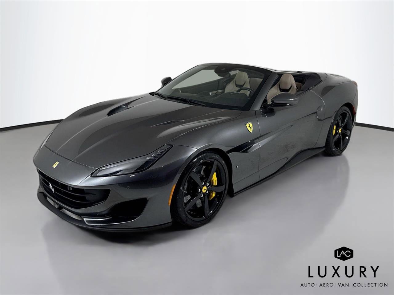 Used 2020 Ferrari Portofino image 3