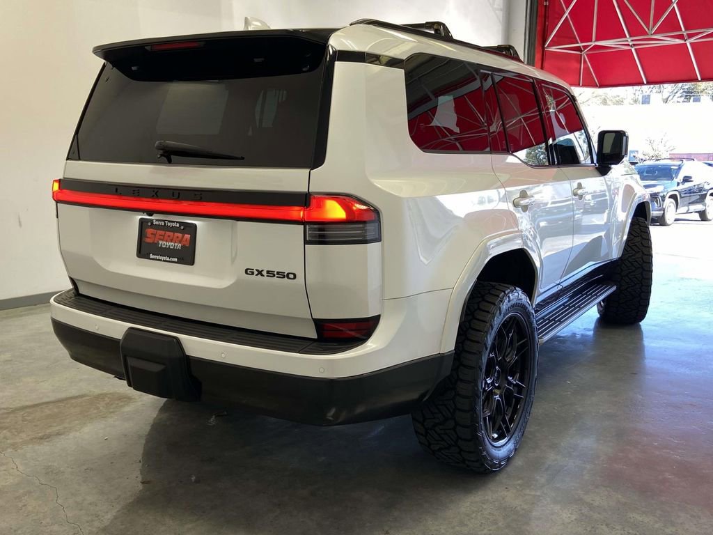 Used 2024 Lexus GX 550 w/ Accessory Package (2T) AWD/4WD image 3