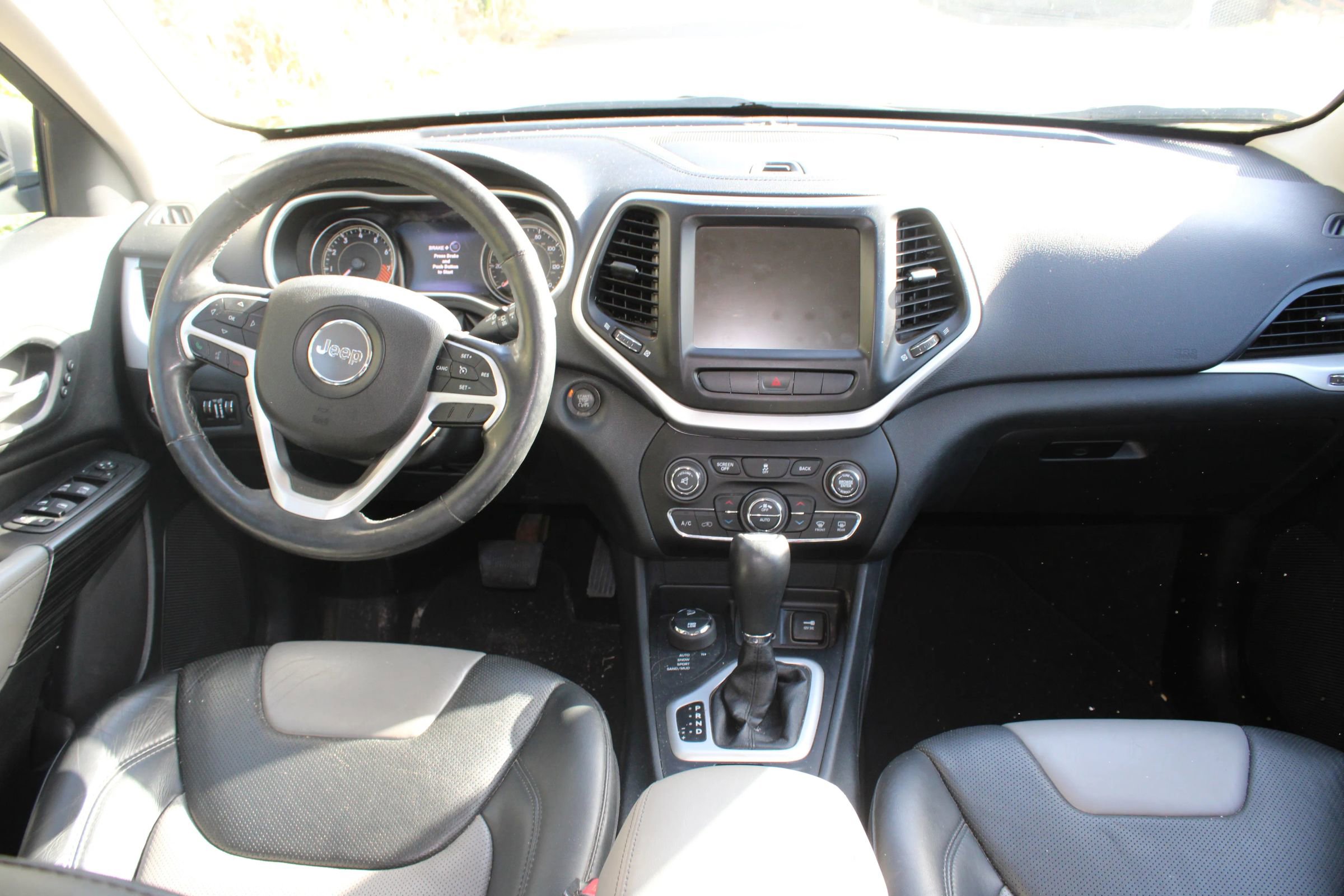 Used 2014 Jeep Cherokee Limited w/ Luxury Group image 6