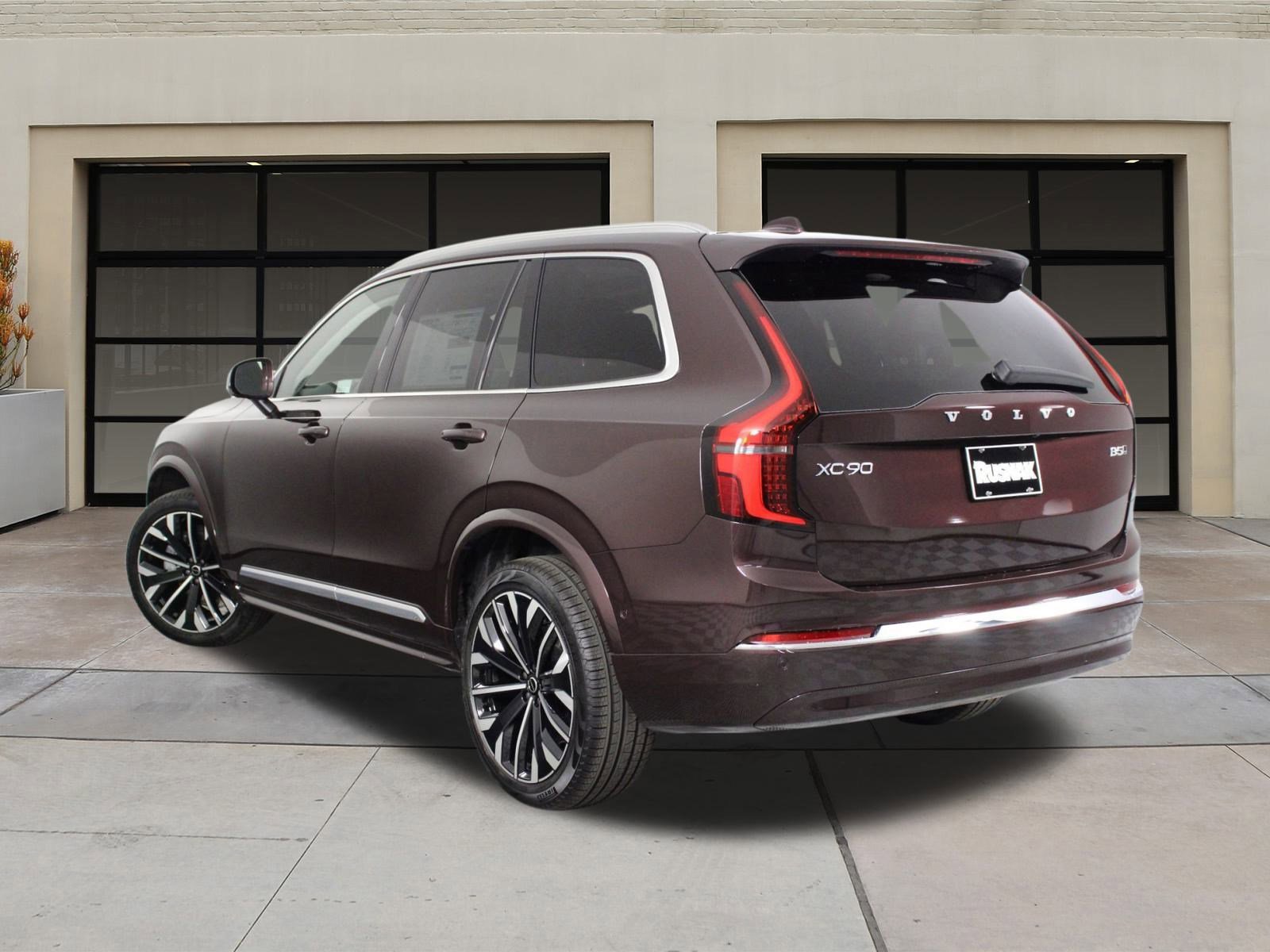 New 2026 Volvo XC90 B5 Plus image 3