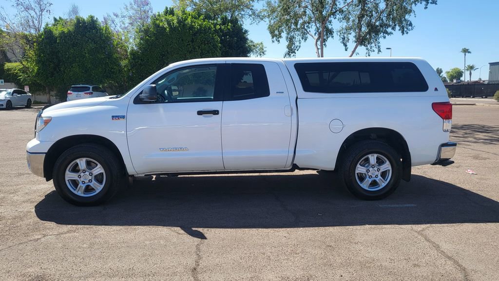 Used 2013 Toyota Tundra 4x4 Double Cab w/ SR5 Pkg image 5