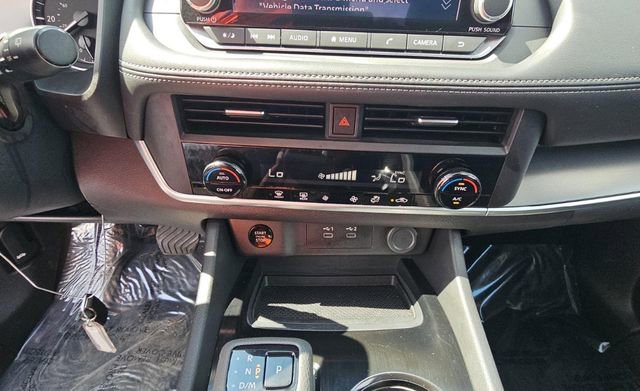 Used 2025 Nissan Rogue SV AWD/4WD image 17