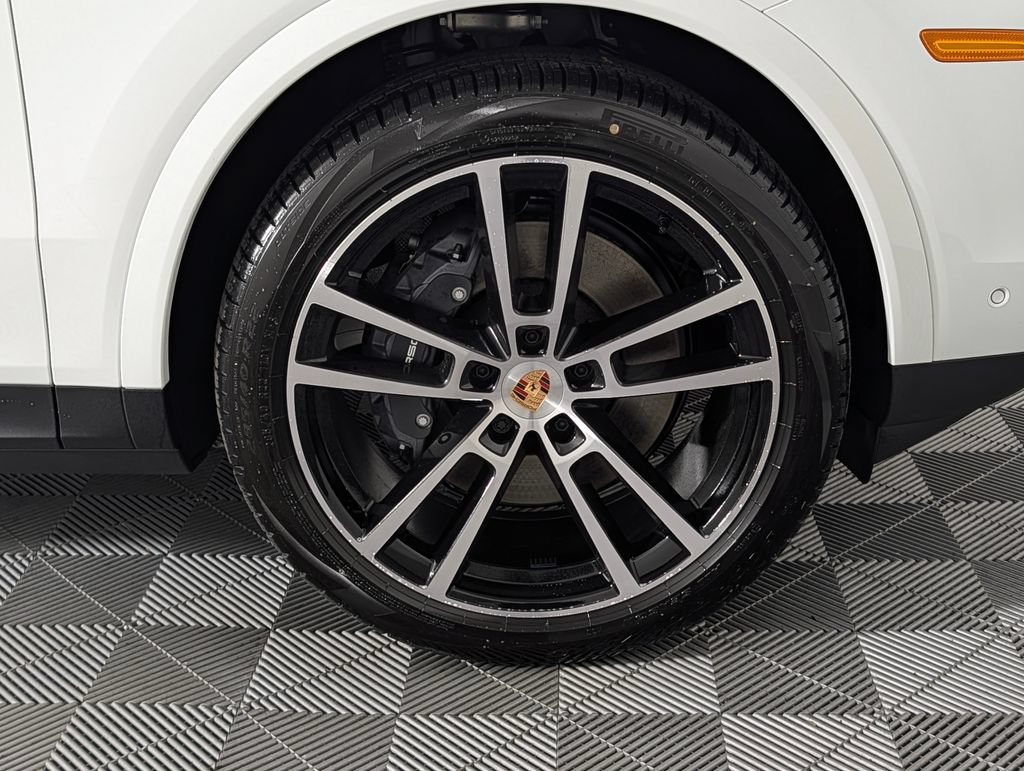 New 2026 Porsche Cayenne AWD/4WD image 14