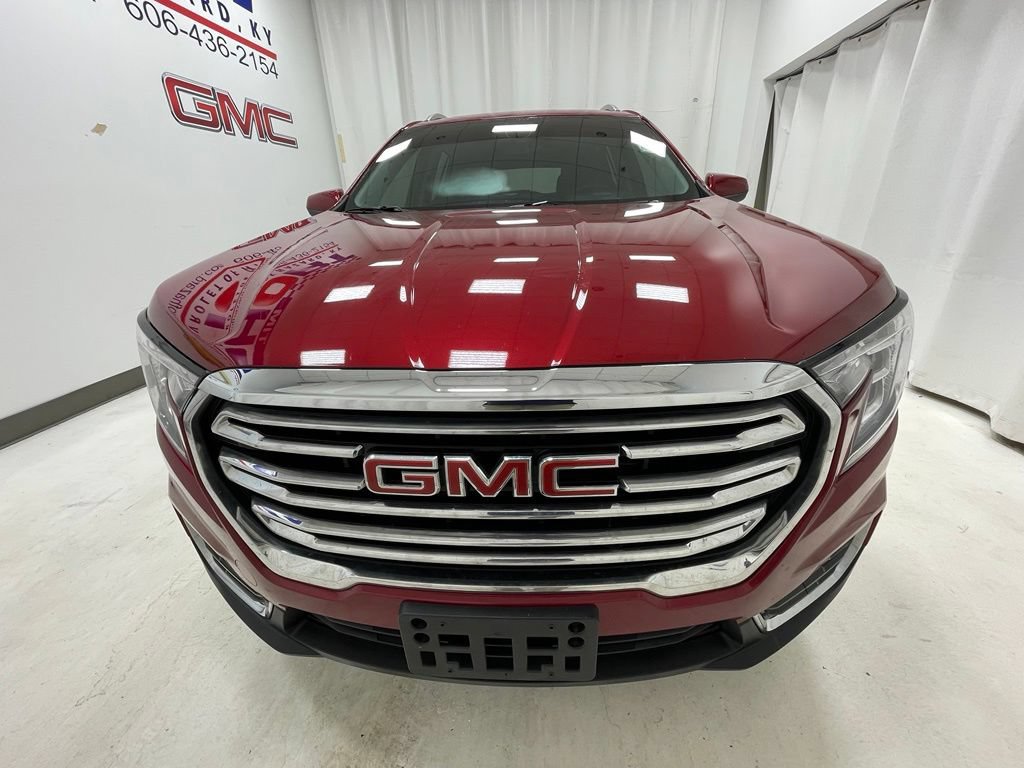 Used 2024 GMC Terrain SLT AWD/4WD image 2