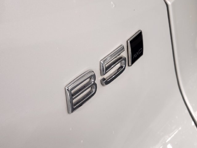 Certified 2026 Volvo XC40 B5 Plus w/ Protection Package Premier AWD/4WD image 13