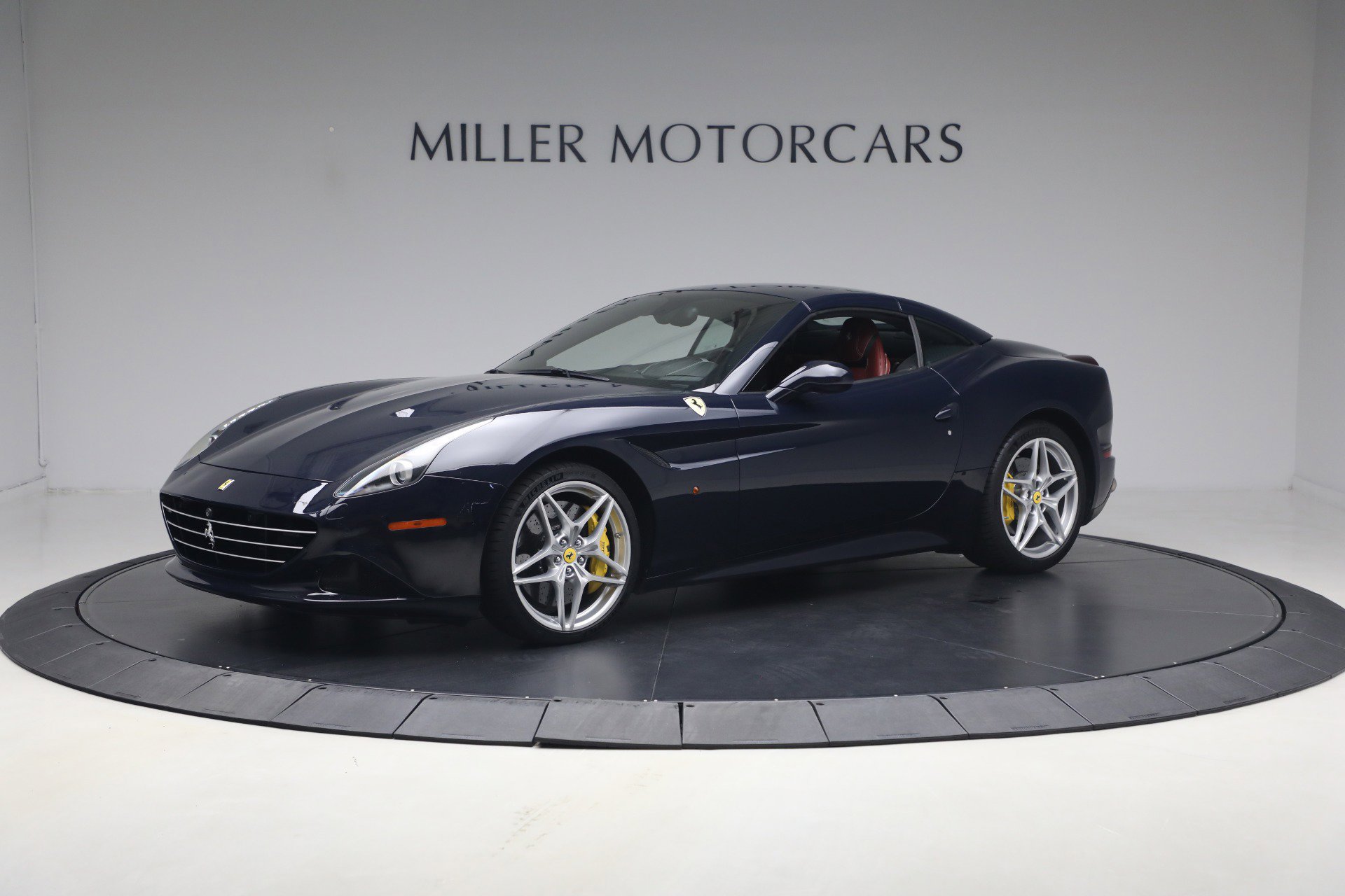 Certified 2016 Ferrari California T RWD image 24