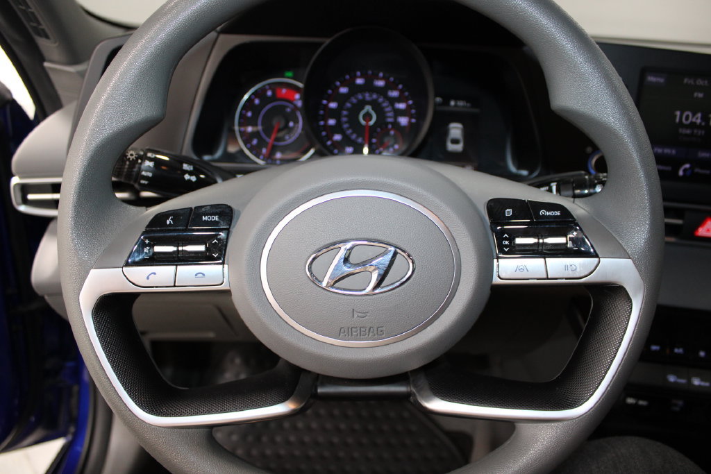 Used 2023 Hyundai Elantra SEL FWD image 31