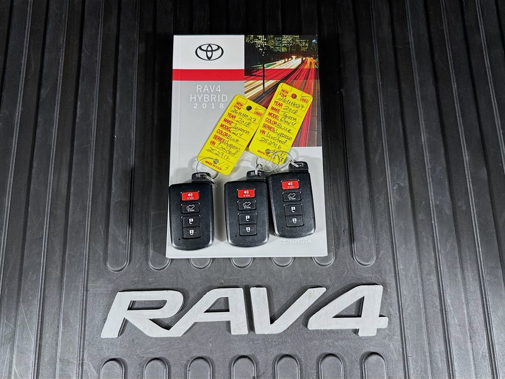 Certified 2018 Toyota RAV4 Limited w/ Advanced Technology Package image 39