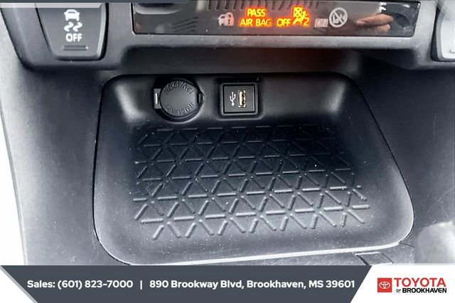 Used 2024 Toyota RAV4 XLE image 22