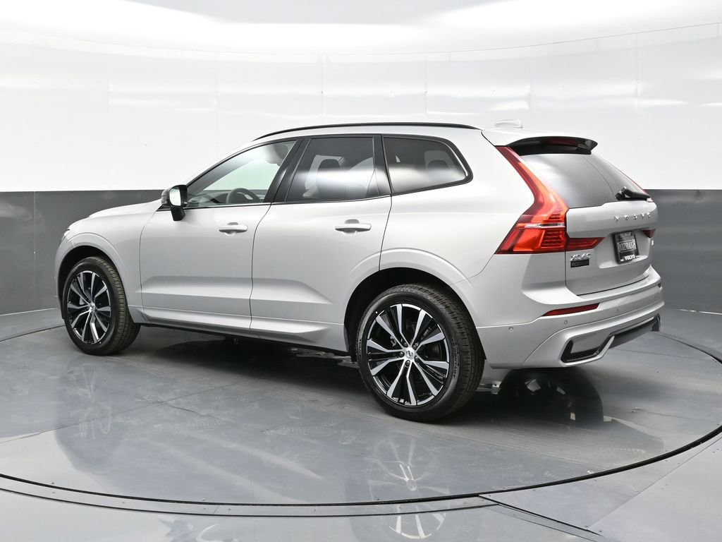 Used 2025 Volvo XC60 B5 Plus w/ Climate Package image 4