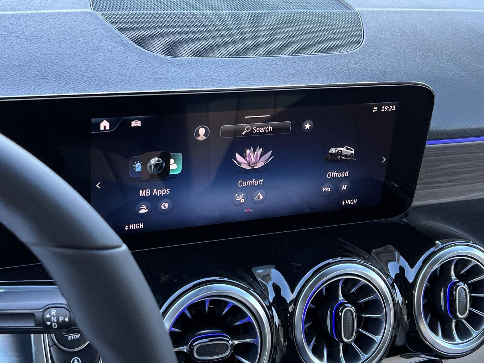New 2026 Mercedes-Benz GLB 250 4MATIC image 18
