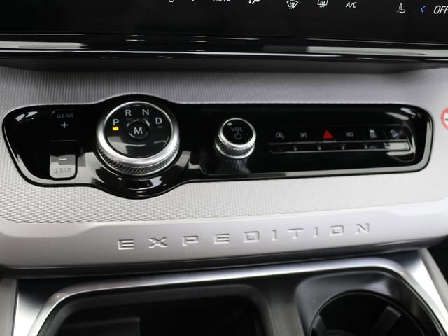 Used 2025 Ford Expedition Active image 22