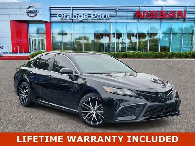 Used 2023 Toyota Camry SE FWD image 1