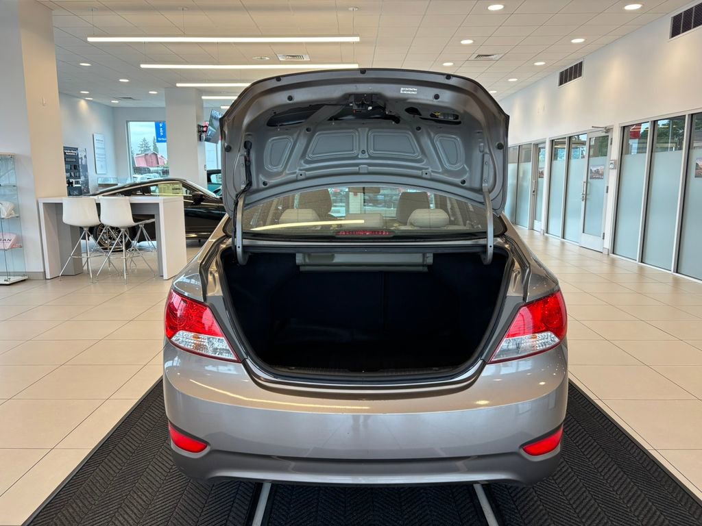 Used 2013 Hyundai Accent GLS FWD image 9