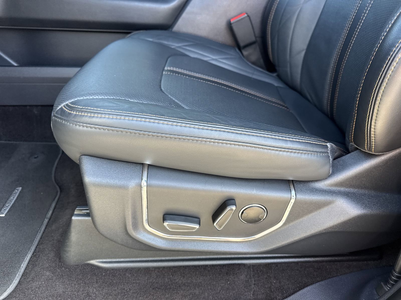 Used 2023 Ford Expedition Platinum RWD image 22