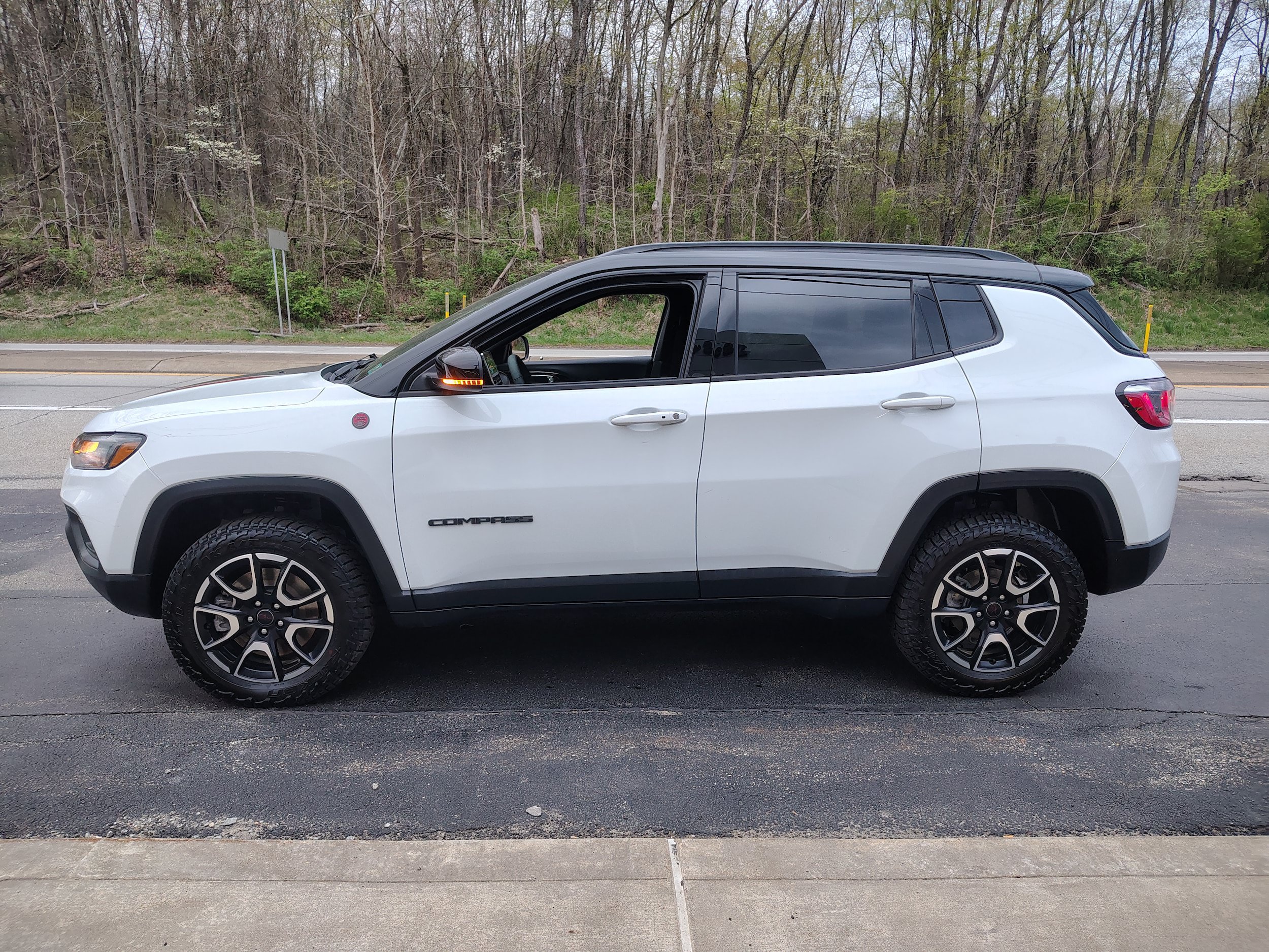 Certified 2025 Jeep Compass Trailhawk AWD/4WD image 6