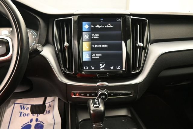 Used 2020 Volvo XC60 T5 Momentum AWD/4WD image 17
