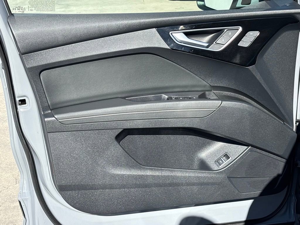 Used 2024 Audi Q4 e-tron Premium Plus w/ Premium Plus image 19