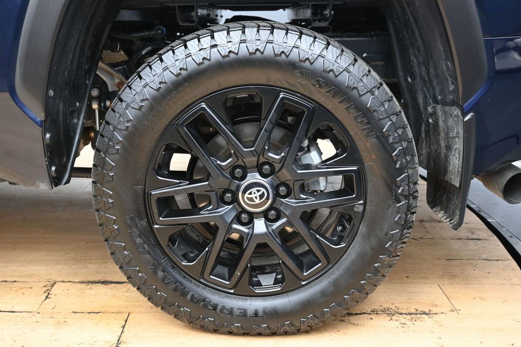 Used 2026 Toyota Tundra Limited AWD/4WD image 14