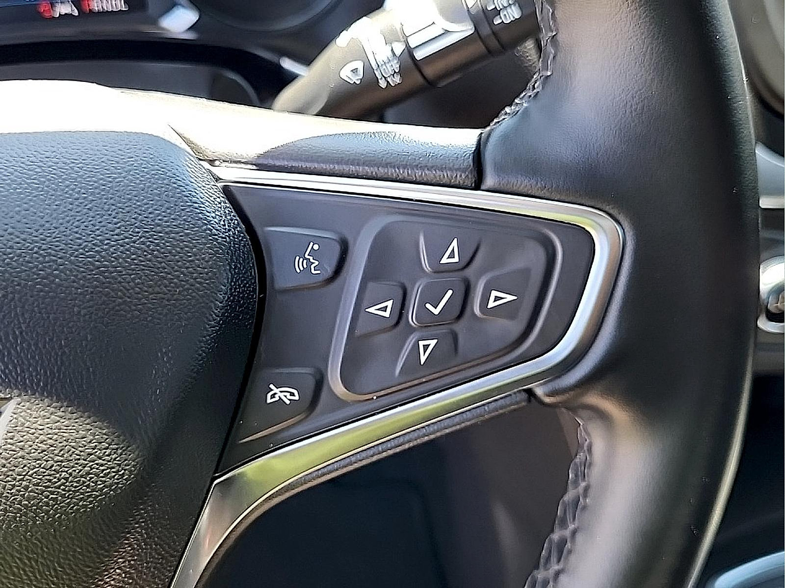 Used 2024 Chevrolet Equinox LT AWD/4WD image 18
