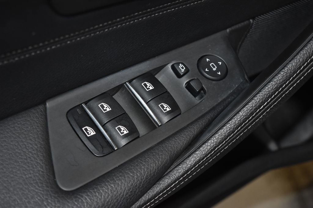 Used 2019 BMW 530i w/ Convenience Package image 6