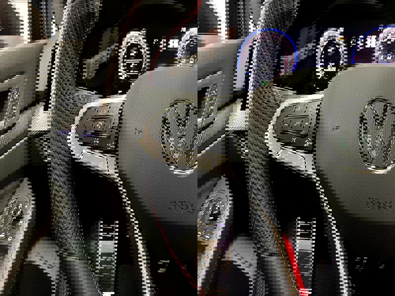 New 2025 Volkswagen GTI SE image 17