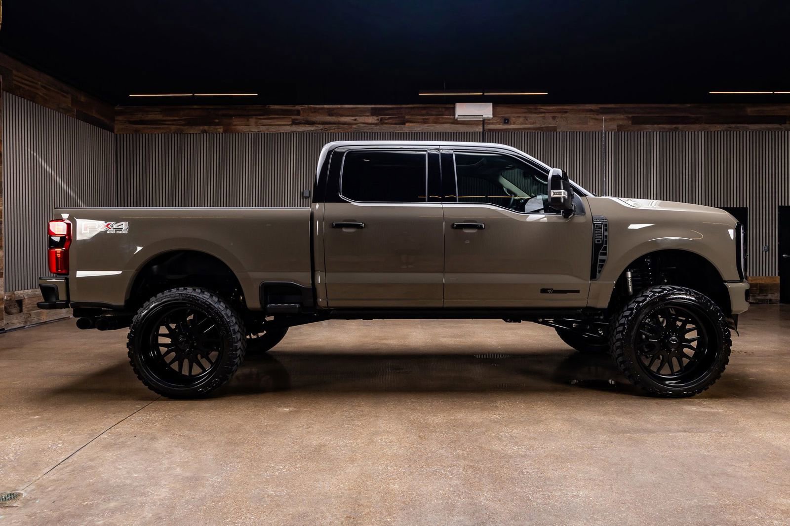 Used 2026 Ford F250 Platinum w/ Platinum Plus Package AWD/4WD image 11