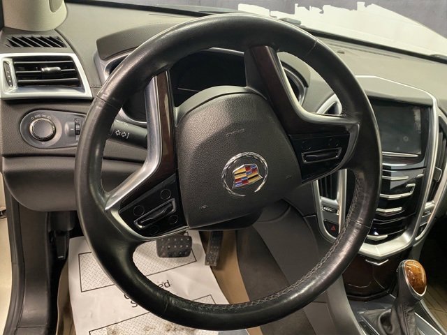 Used 2013 Cadillac SRX Luxury image 16