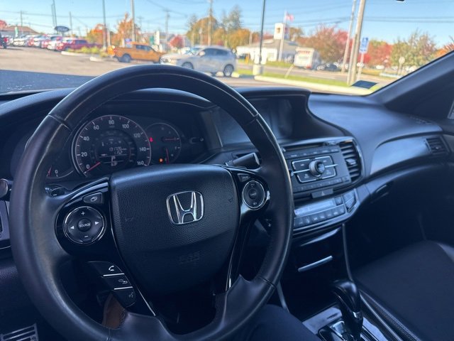 Used 2016 Honda Accord Sport image 17