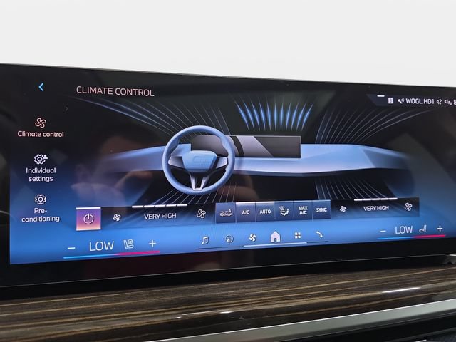 Certified 2025 BMW X7 xDrive40i w/ Premium Package AWD/4WD image 20