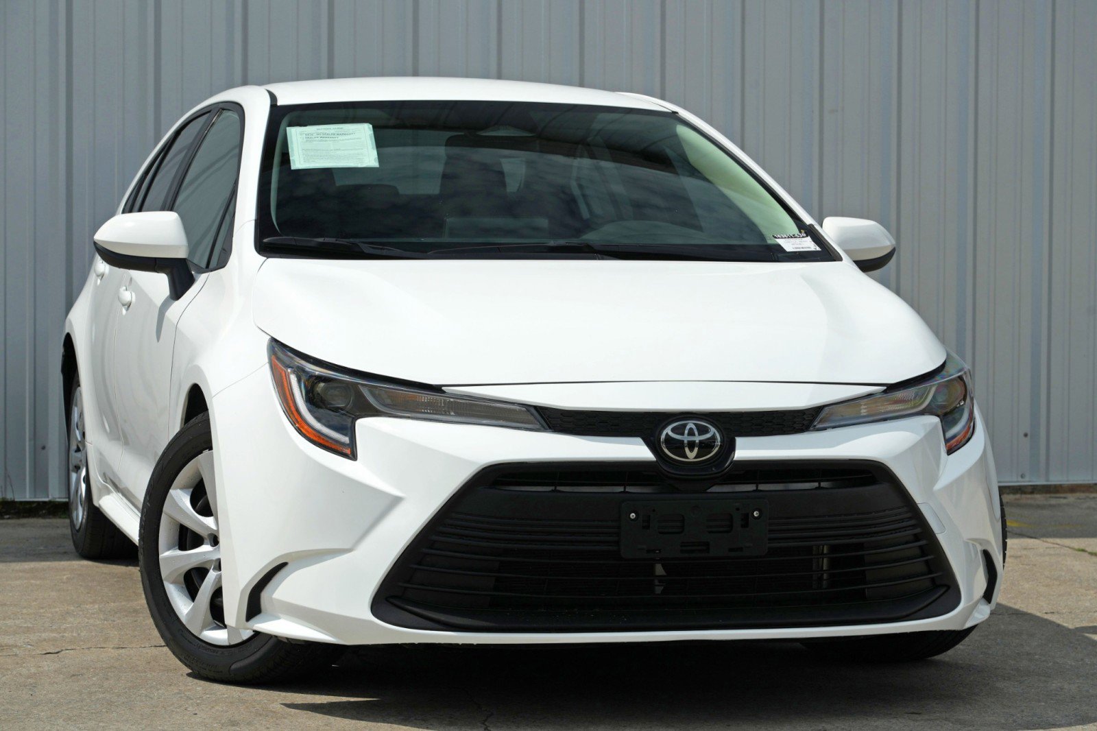 Used 2024 Toyota Corolla LE image 2