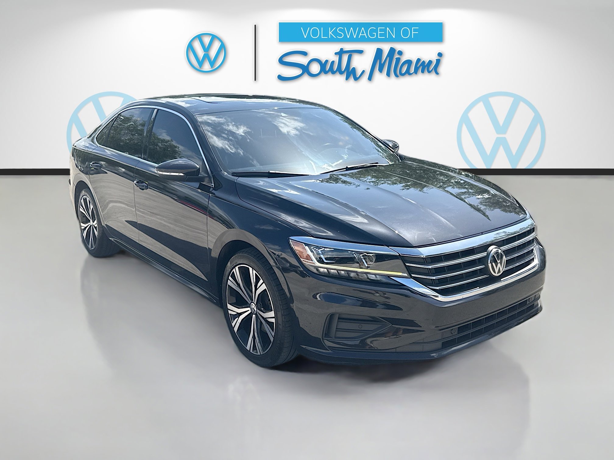 Used 2020 Volkswagen Passat 2.0T SEL FWD image 1