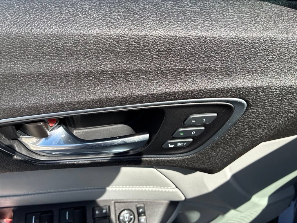 Used 2018 Acura TLX w/ Technology Package FWD image 14