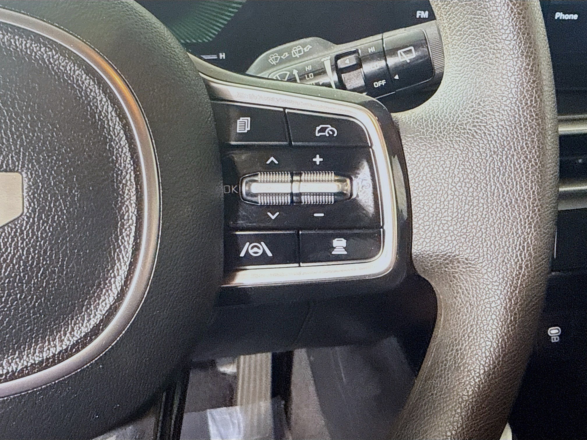 Used 2025 Kia Sorento LX image 15